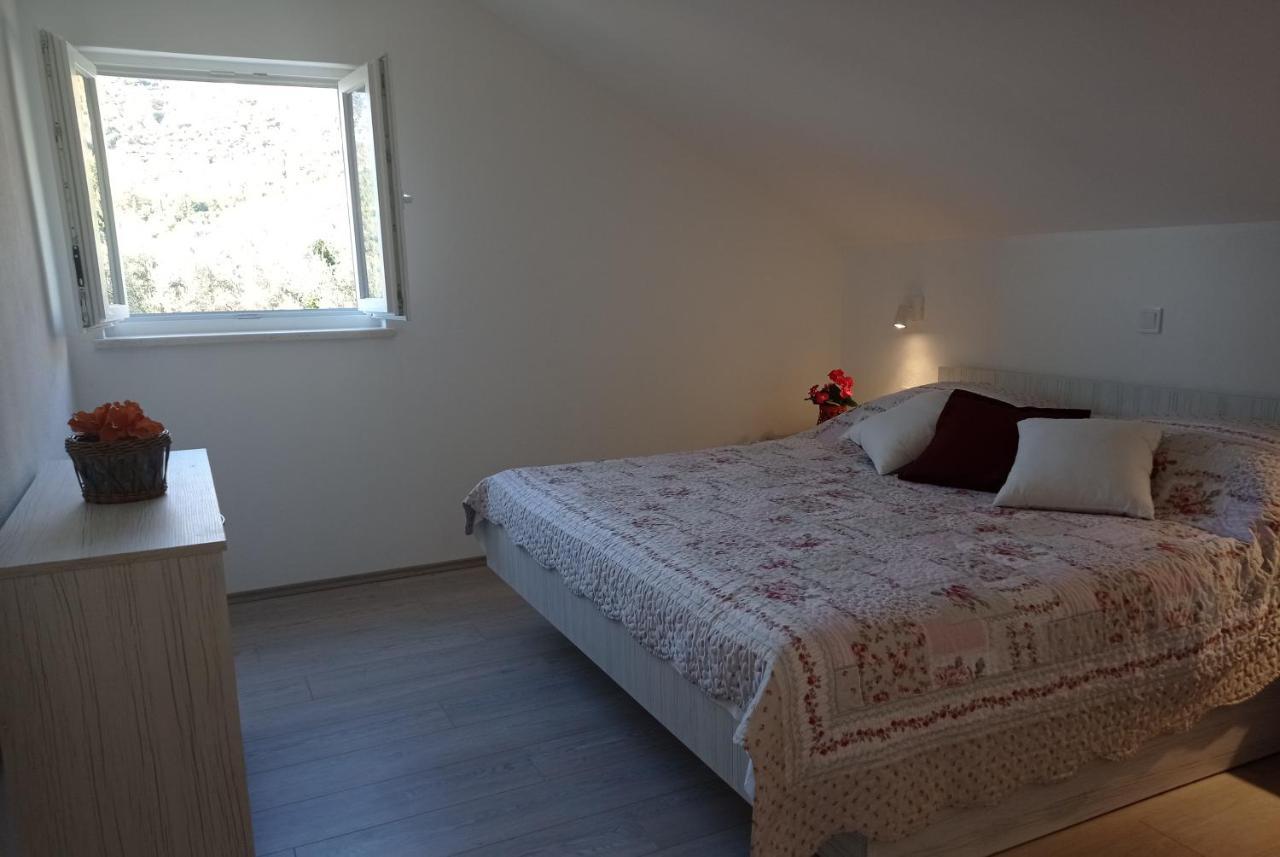 Apartment Lucija With Sea View Dubrovnik Exterior photo
