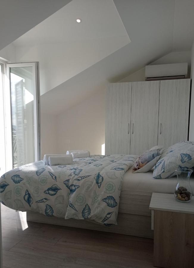 Apartment Lucija With Sea View Dubrovnik Exterior photo